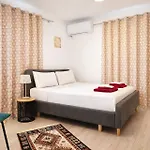 Tiny Rose Apartment *