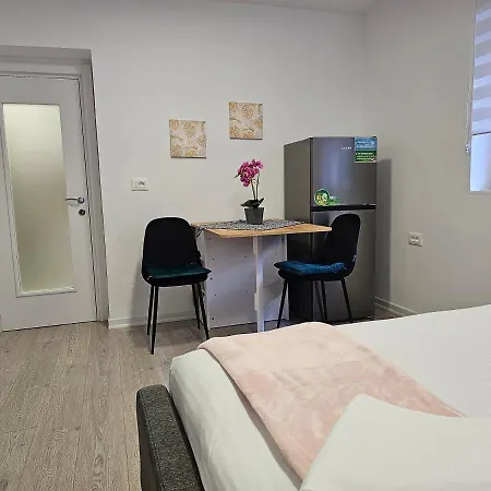 Apartment Tiny Rose *