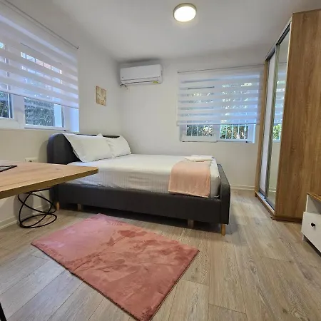 Tiny Rose Apartment