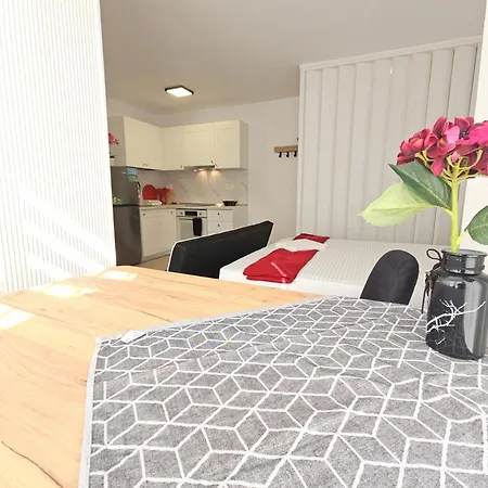 Apartment Tiny Rose